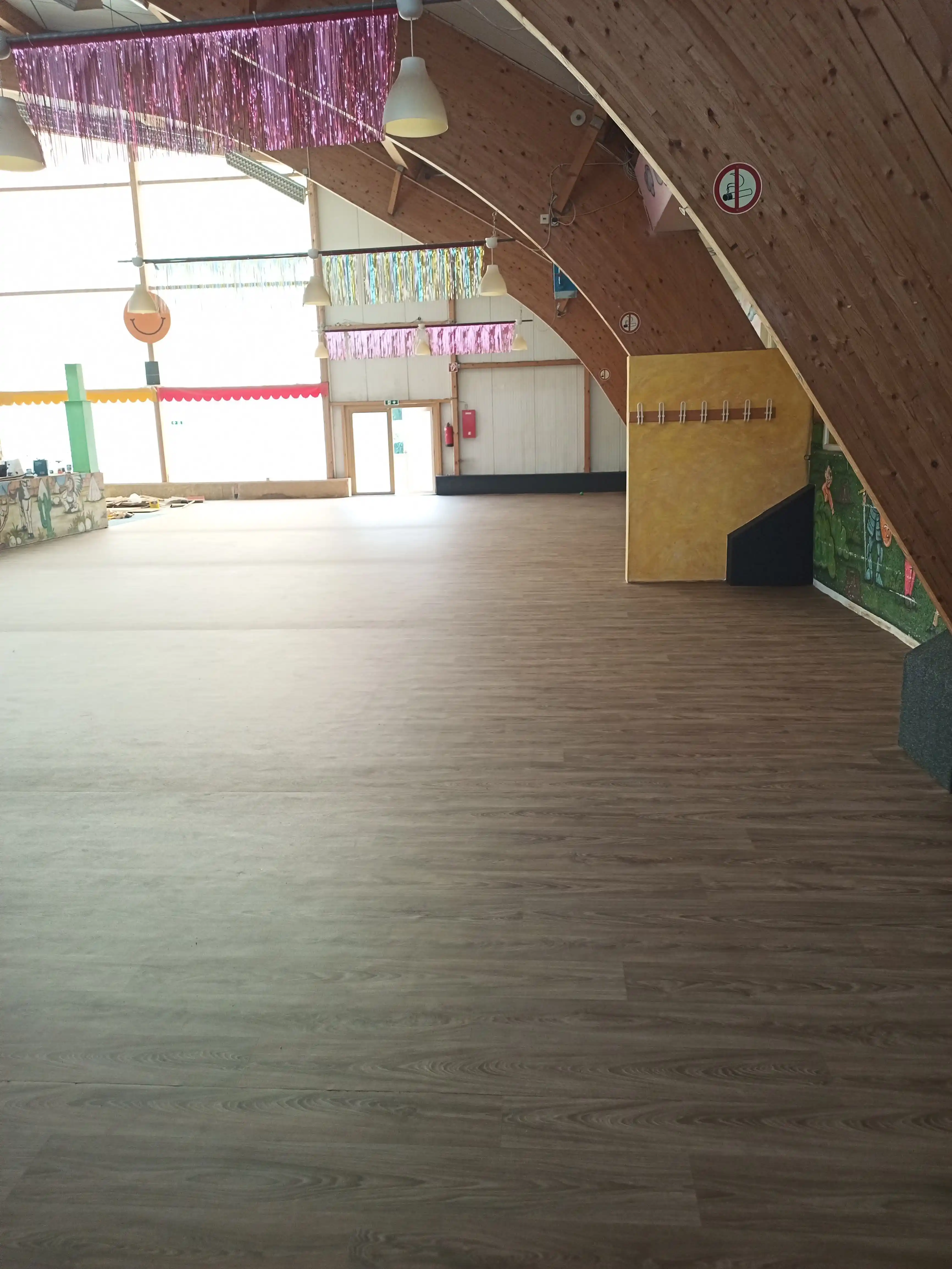 Großflächige PVC-Verlegung in einem Kinderspielland durch TROBOTEC